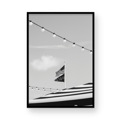 Lido, Two: Monochrome